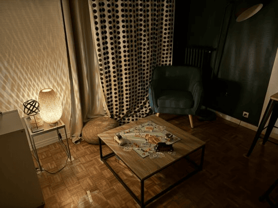 Câmera do iphone 15 pro max fica em 2º lugar no dxomark. Veja o vencedor Os testes realizados em ambientes pouco iluminados mostram que o celular da apple não é tão eficiente em captura de fotos com pouca luz (imagem: apple/divulgação). //