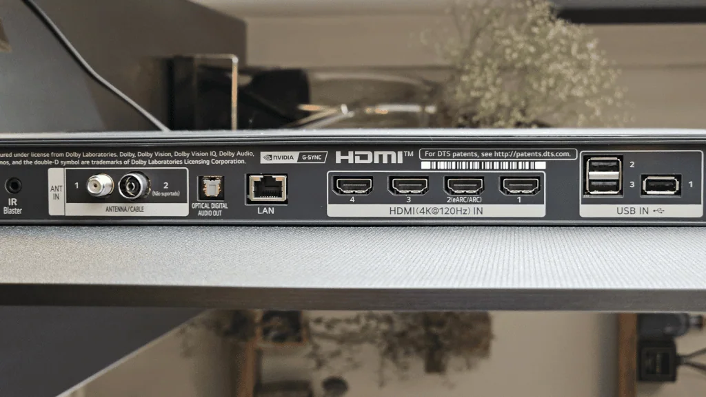 Review-comparativo: lg oled evo b3, c3 vs. G3 A b3, c3 e g3 possuem todas as conexões de alta qualidade da atualidade, variando apenas em número.