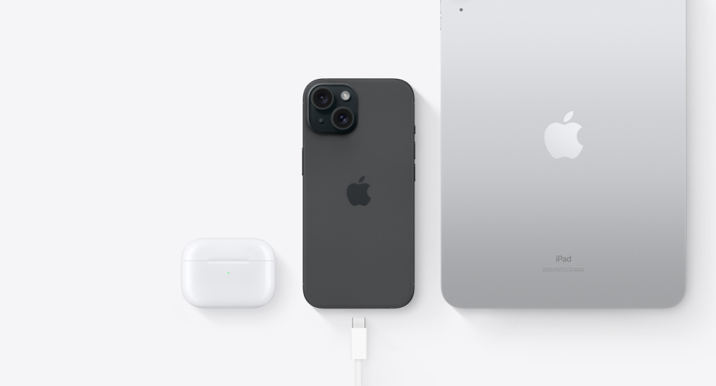 A apple não costuma falar sobre mah, mas espera-se que o iphone 15 supere um pouco a autonomia de seu antecessor. Imagem: apple
