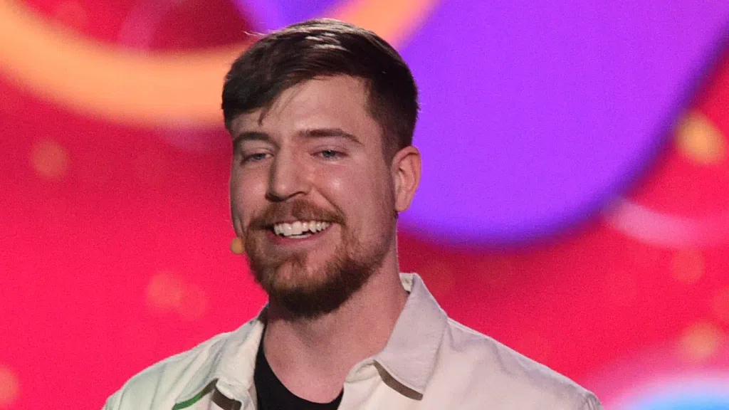 Os 10 maiores influencers do mundo em 2023 Lucro: us$ 82 milhões, total de seguidores: 312 milhões, média de engajamento: 9,8%, pontuação de empreendedorismo: 4. Imagem: sky news