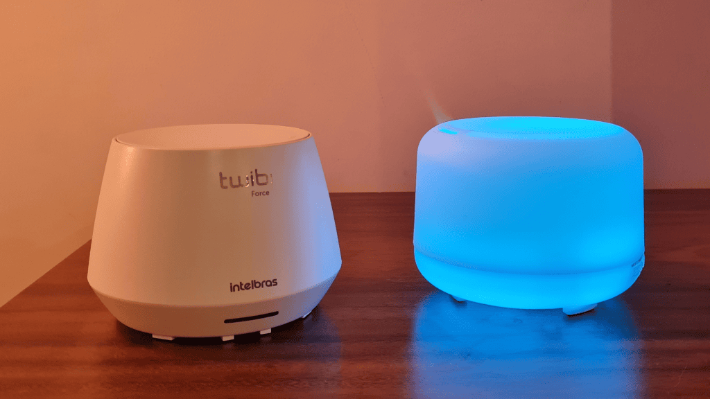 Água de aroma inteligente com luz led azul, tecnologia e inovação em casa.