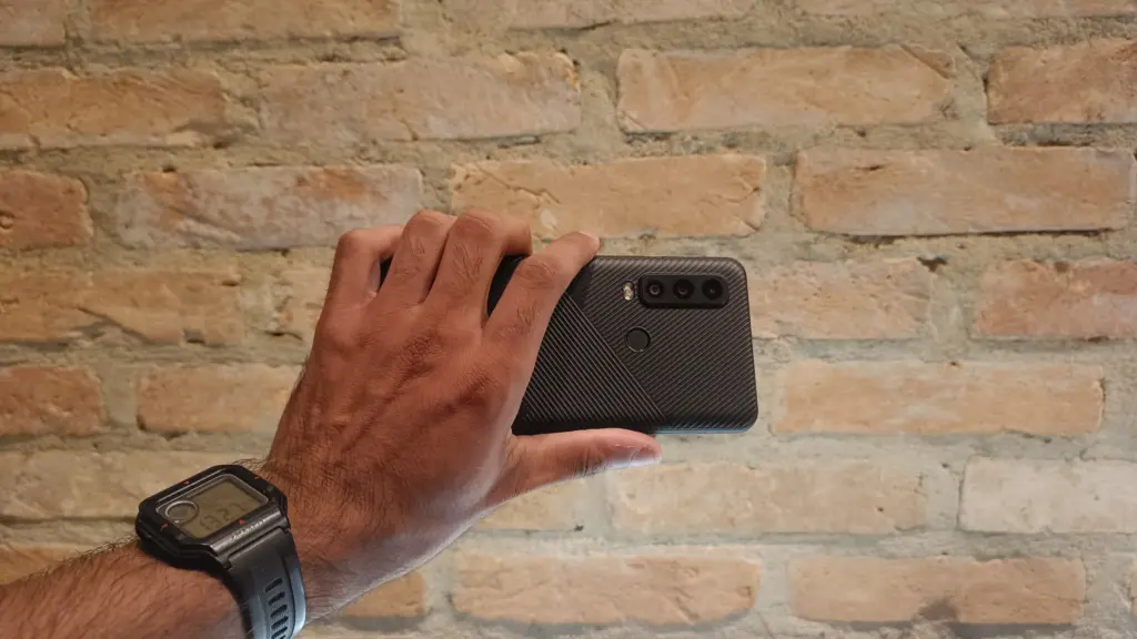 Mediatek anuncia parceria com bullitt para oferecer conexão via satélite Motorola defy