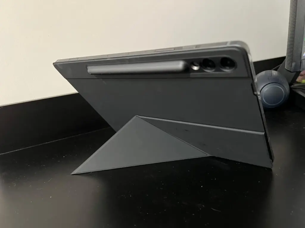 Review: galaxy tab s9 fe+, tablet da samsung com bom custo-benefício Review: galaxy tab s9 fe+, tablet da samsung com bom custo-benefício. O galaxy tab s9 fe+ é atualmente o modelo mais barato da linha s9, será que vale a pena investir nesse tablet para trabalho e estudo? Confira nossas impressões