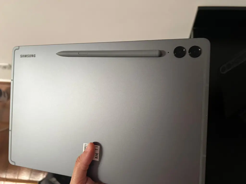 Review: galaxy tab s9 fe+, tablet da samsung com bom custo-benefício Review: galaxy tab s9 fe+, tablet da samsung com bom custo-benefício. O galaxy tab s9 fe+ é atualmente o modelo mais barato da linha s9, será que vale a pena investir nesse tablet para trabalho e estudo? Confira nossas impressões