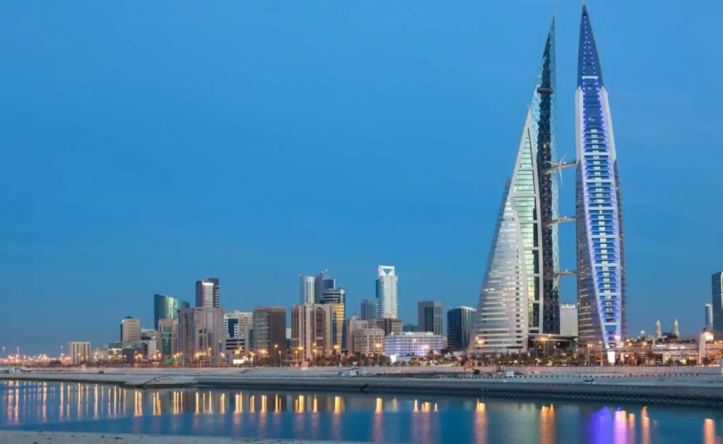 Veja os lugares mais quentes do mundo Veja os lugares mais quentes do mundo. Descubra destinos com temperaturas tão extremas que desafiam a resistência humana e surpreendem pela intensidade do calor