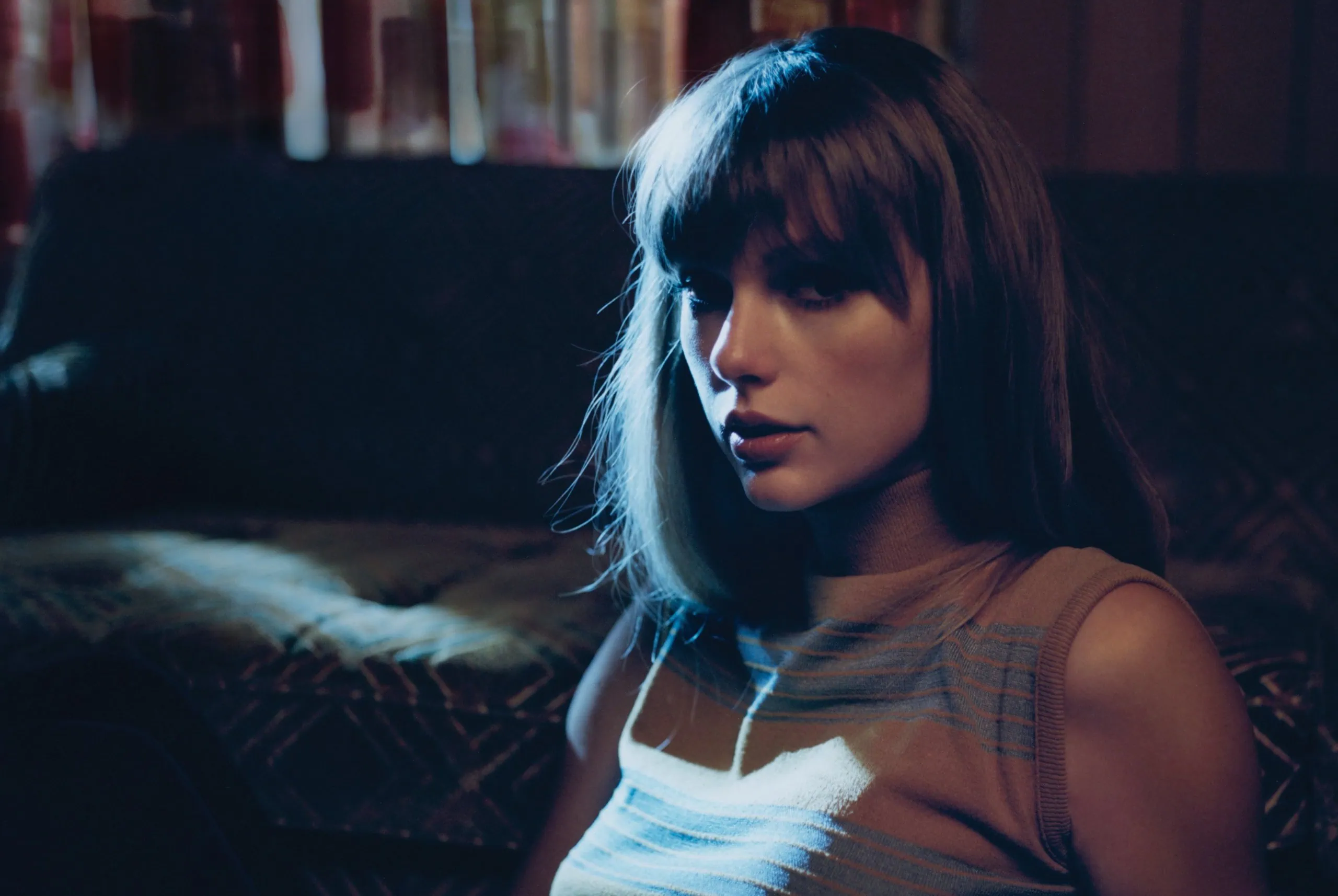 Antes x depois: veja como estão atores mirins hoje! Jovem super-heróis em aula de escola de fantasia, inspirado em heróis de quadrinhos e filmes.