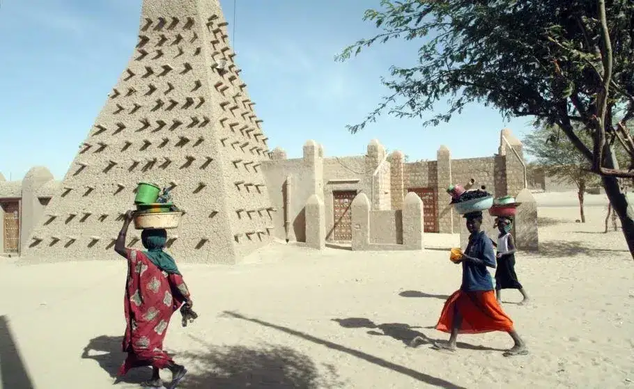 Ver los lugares más calientes del mundo. Vea los lugares más calientes del mundo. Descubre destinos con temperaturas tan extremas que desafían la resistencia humana y sorprende con la intensidad del calor.