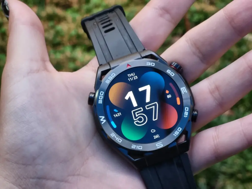 Review: haylou watch r8, relógio robusto com bom custo-benefício Haylou watch r8 na mão