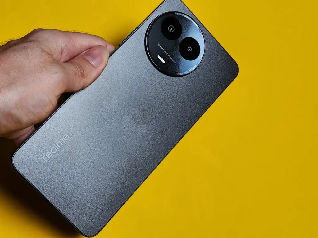 Review: realme 11x 5g, celular barato com 5g e ótima bateria Review: realme 11x 5g, celular barato com 5g e ótima bateria. Por cerca de r$ 1. 200 você compra o realme 11x 5g, que tem bateria que realmente dura o dia todo. Vem conferir tudo sobre este smartphone