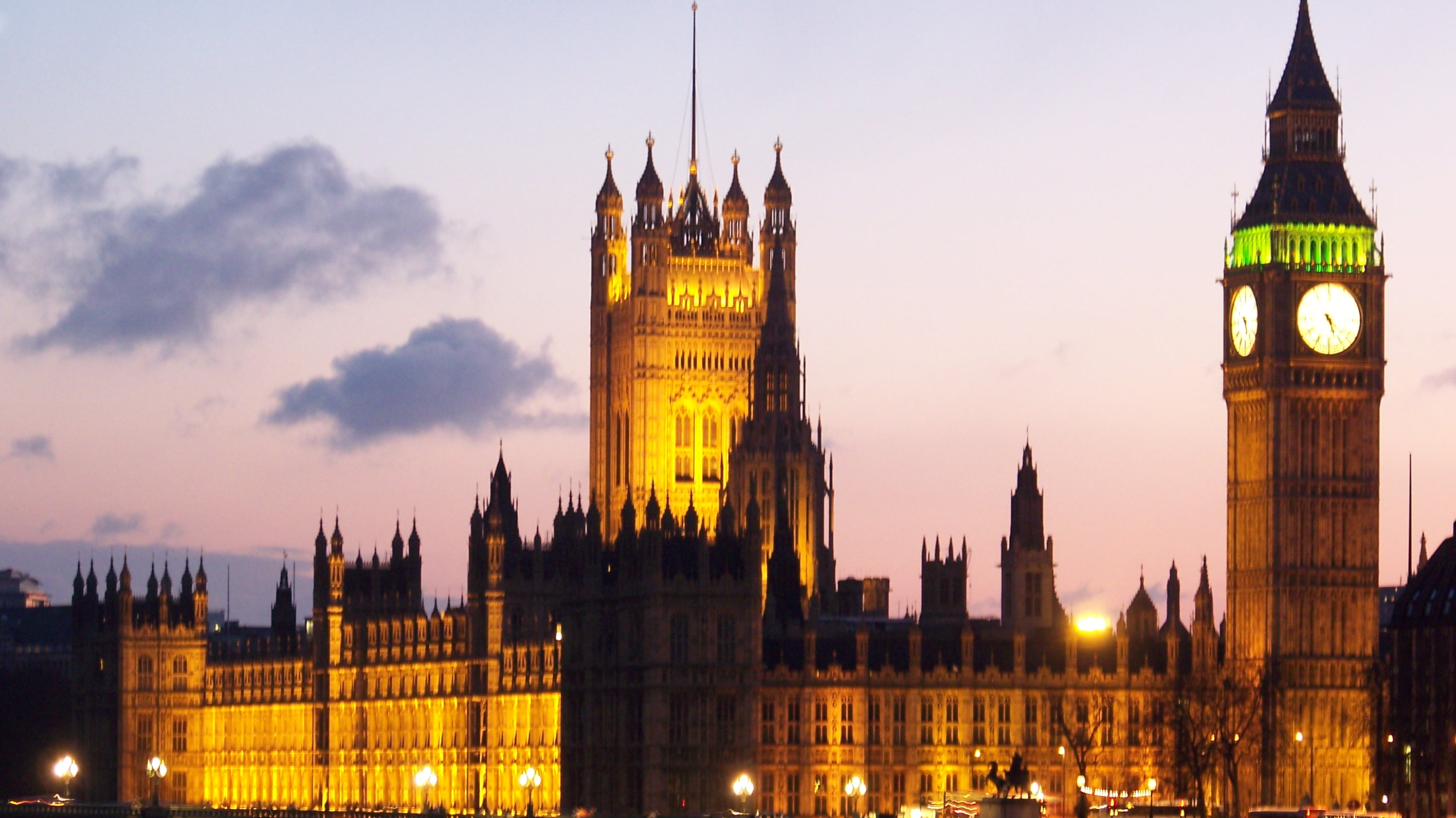 Como o reino unido pretende impedir que menores de idade consumam pornografia Como o reino unido pretende impedir que menores de idade consumam pornografia. Com nova lei de segurança online, órgão regulador do reino unido pretende impedir o acesso de menores de idade a sites de conteúdo adulto.