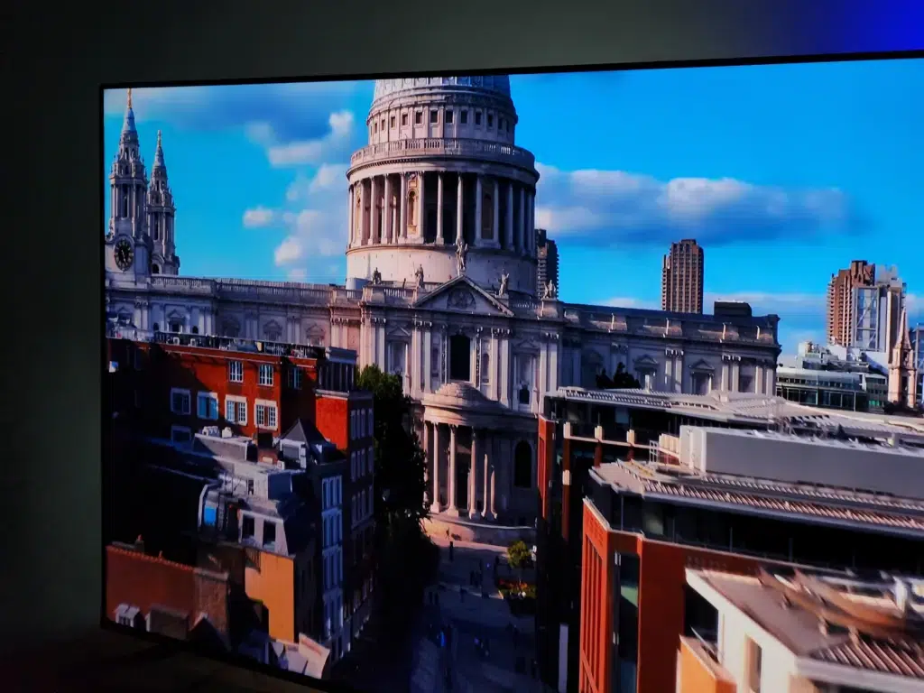 Review: smart tv tcl c645 qled 4k Review: smart tv tcl c645 qled 4k. A tcl tem trazido para o brasil ótimas tvs, e a c645 qled 4k é uma delas. Ótima imagem e som, e o ter google tv ajuda muito. Vem ver o que achamos