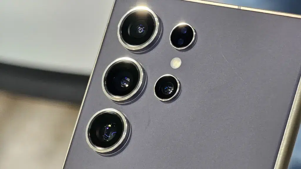 三星推出 Galaxy S24、S24+ 和 S24 Ultra,主打 AI;查看所有详细信息! 三星推出 Galaxy S24、S24+ 和 S24 Ultra,主打 AI;查看所有详细信息!更昂贵的型号具有钛金属外壳,三星的新系列配备 Galaxy AI,售价为 5 雷亚尔起。了解所有详细信息!