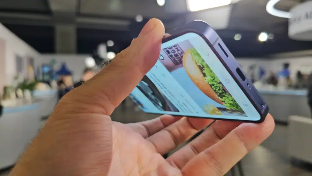 三星推出 Galaxy S24、S24+ 和 S24 Ultra,主打 AI;查看所有详细信息! Galaxy S24 Plus