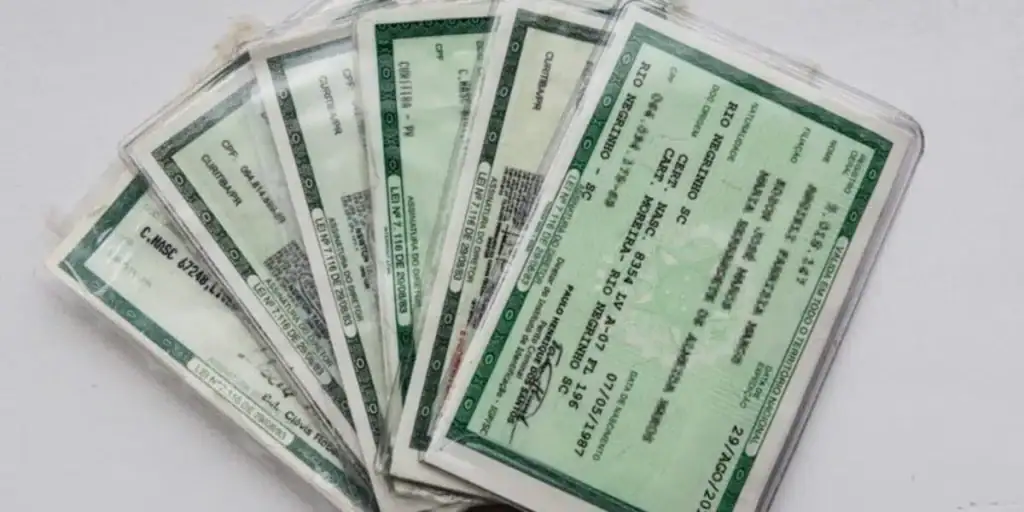 Nova carteira de identidade será emitida em todo o brasil a partir de amanhã. Veja como emitir Nova carteira de identidade