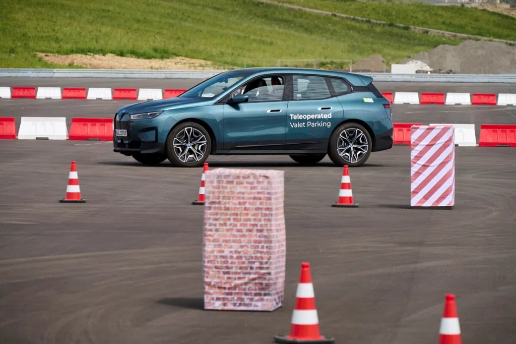 Ces 2024: bmw anuncia central de jogos em carros com streaming e ia Central de jogos em carros