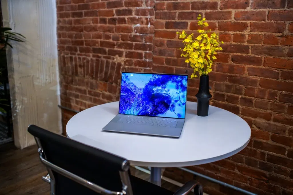 Ces 2024: linha dell xps 2024 é renovada com inteligência artificial Ces 2024: linha dell xps 2024 é renovada com inteligência artificial. Modelos foram atualizados com processador intel core ultra e teclado com botão físico para ativar windows copilot. Novidades chegam ao brasil ainda em 2024