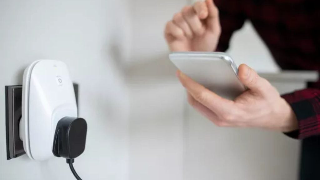 Tomada inteligente pode ser controlada via wi-fi.