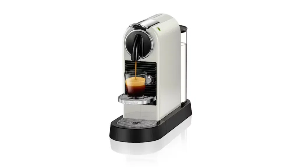 As melhores máquinas de café e cafeteiras As melhores máquinas de café e cafeteiras. Nespresso? Dolce gusto? Três corações? Ou mesmo aquela cafeteira que moe grãos e passa café como ninguém? Confira as melhores nesta lista
