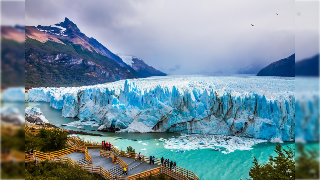 Viagem à argentina? Então use esses apps O glaciar perito moreno, com 30 km de comprimento, 5 km de largura e 170 metros de espessura, é famoso por suas espetaculares rupturas, o gelo se desprende, causando um espetáculo visual e sonoro impressionante