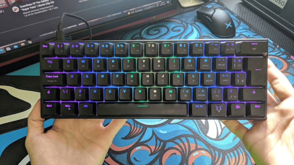 Melhores teclados para pc e mac Melhores teclados para pc e mac. Pensando em comprar um novo teclado para seu computador? O showmetech reuniu as melhores opções e o que você deve considerar na hora da compra