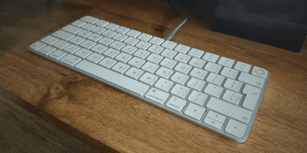 Melhores teclados para pc e mac Melhores teclados para pc e mac. Pensando em comprar um novo teclado para seu computador? O showmetech reuniu as melhores opções e o que você deve considerar na hora da compra