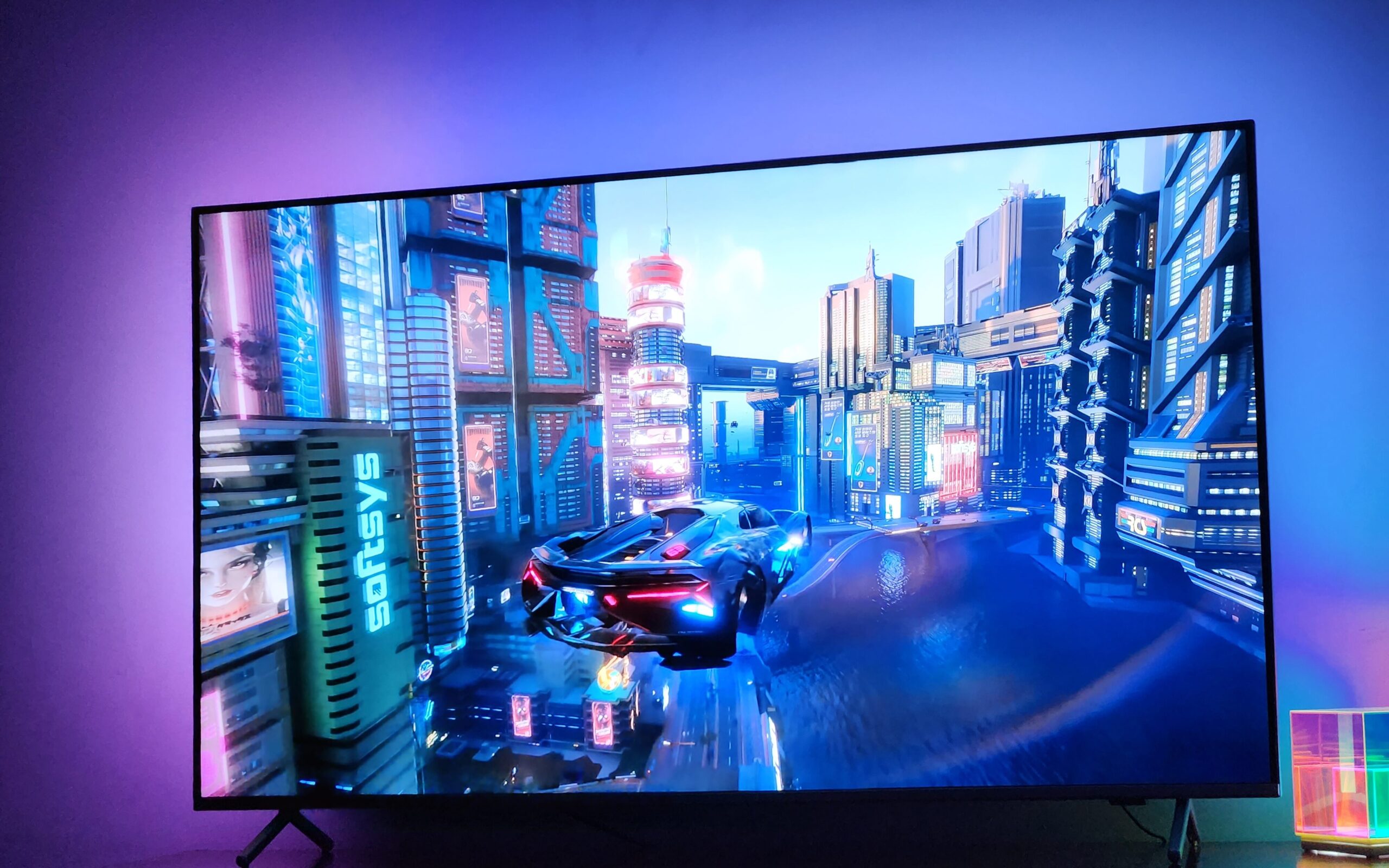 Review: smart tv philips pug8807 é a android tv 4k com um show de luzes Review: smart tv philips pug8807 é a android tv 4k com um show de luzes. Com exclusiva tecnologia ambilight, a pug8807 se destaca também pelos 120hz de taxa de atualização de tela. Vem conhecer mais dessa tv