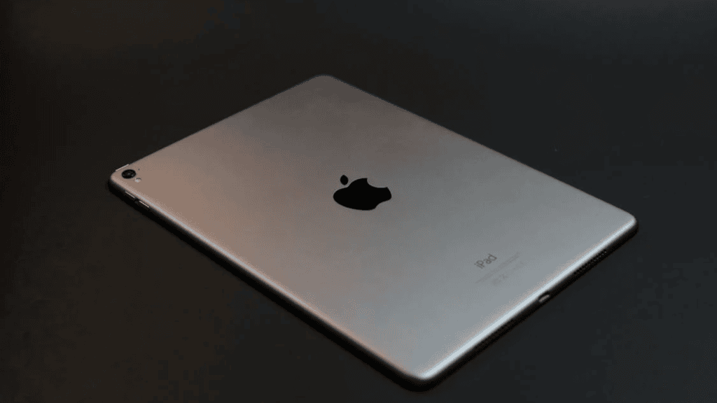 Apple-Datenleck zeigt, dass iPhone SE 4, faltbares iPhone und sogar Apple Glasses auf dem Weg sind Das faltbare iPad könnte von Apple vor dem faltbaren iPhone auf den Markt kommen.