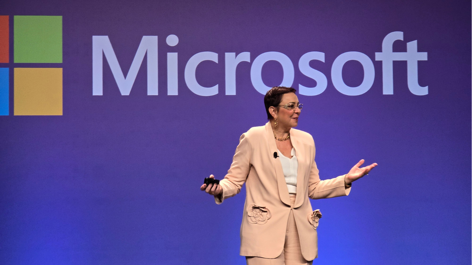 Microsoft realiza “ai tour”, evento para incentivar acesso às ias no brasil. Durante o microsoft ai tour são paulo, a empresa reuniu parceiros, desenvolvedores e a imprensa para falar sobre os desafios das ias no brasil e como fomentar esse mercado
