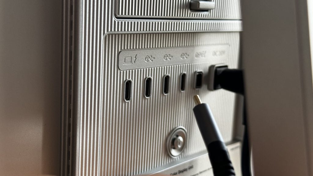 Review: Samsung Viewfinity S9 is a complete 5K monitor for work and entertainment Samsung Viewfinity S9 Monitor Ports