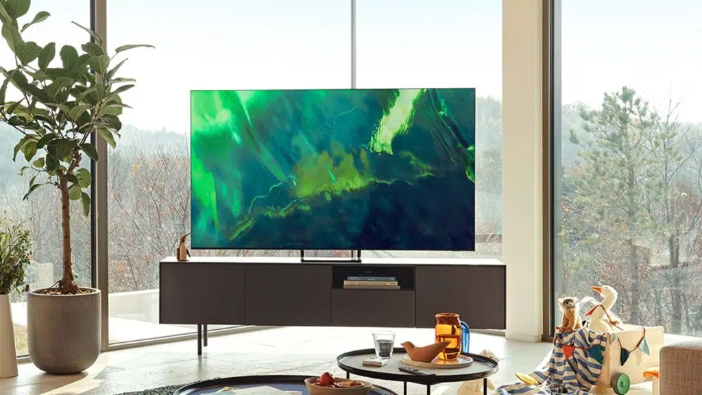 O que é uma smart tv qled? Televisão qled samsung na sala.
