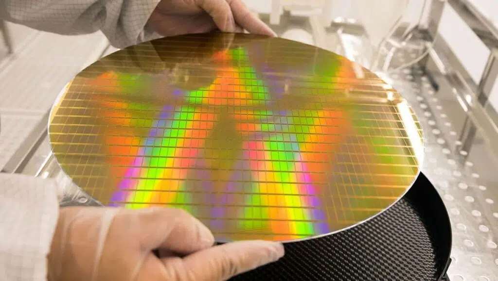 Intel fala sobre fabricação de processadores no brasil e desafios internacionais Intel fala sobre fabricação de processadores no brasil e desafios internacionais. Conversamos com fernando loureiro, diretor executivo de relações governamentais da intel na américa latina, sobre o potencial interesse de fabricar estes chips no país