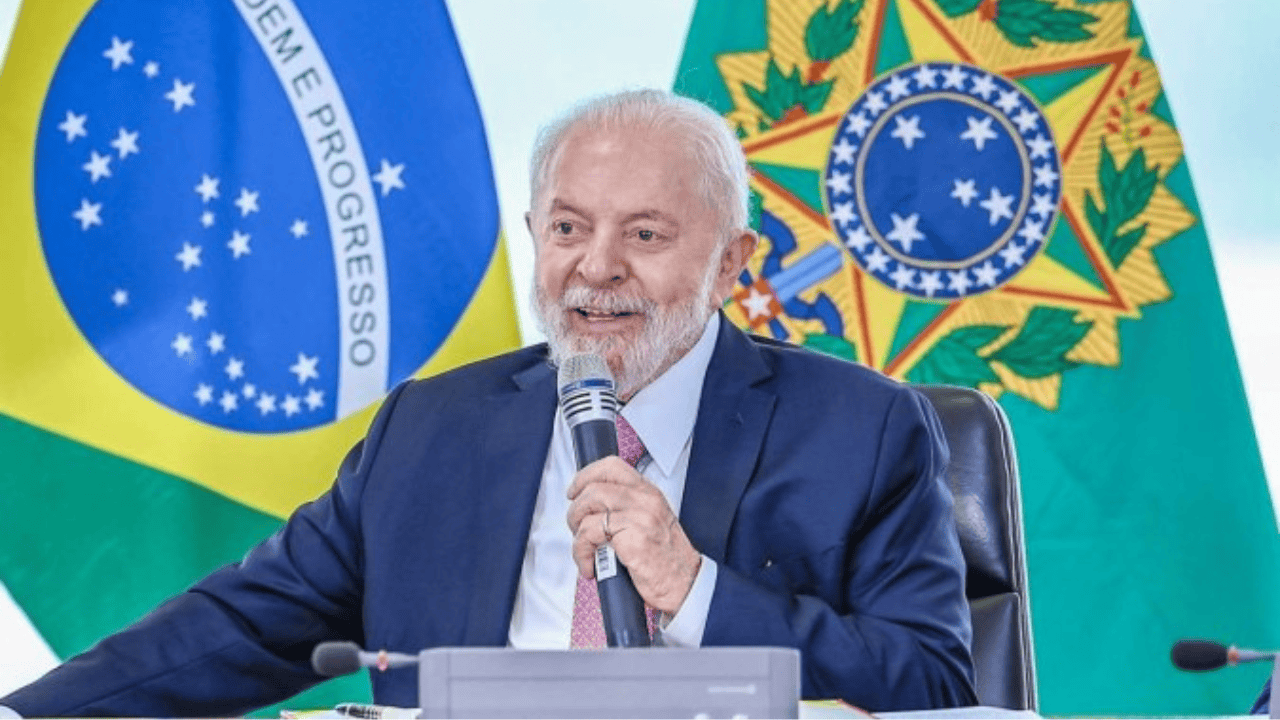 Intel fala sobre fabricação de processadores no brasil e desafios internacionais Intel fala sobre fabricação de processadores no brasil e desafios internacionais. Conversamos com fernando loureiro, diretor executivo de relações governamentais da intel na américa latina, sobre o potencial interesse de fabricar estes chips no país