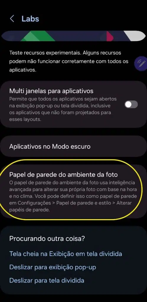 Imagem de configurações de sistema no smartphone mostrando opções de papel de parede do ambiente da foto, foco em tecnologia e personalização.