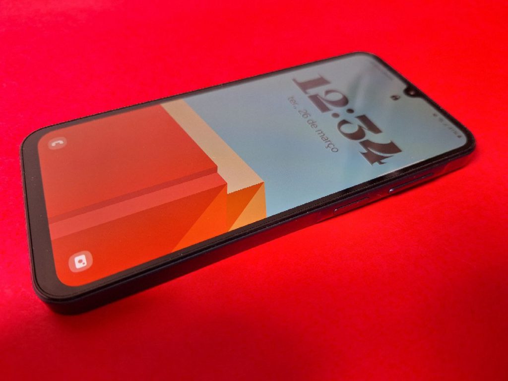 Обзор: Galaxy A15 5G, еще один хороший вариант среднего класса Передняя часть Galaxy A15 5G