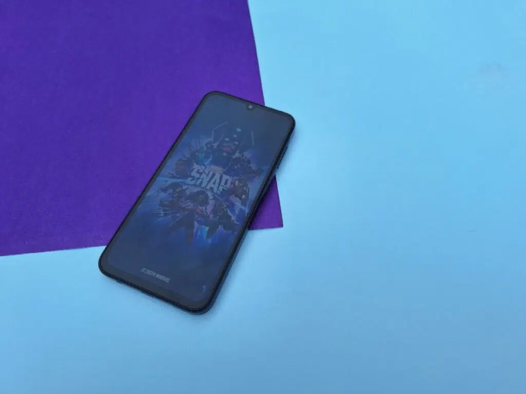 Review: galaxy a15 5g, mais uma boa opção nos intermediários Tela do galaxy a15 5g jogando marvel snap