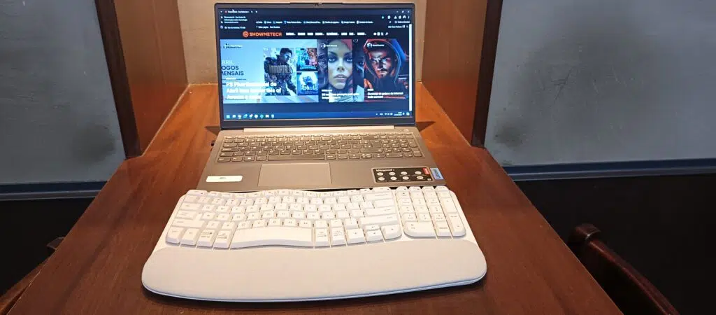 Bewertung: Die Logitech-Wave-Keys-Tastatur bietet Komfort und Funktionalität Tastatur mit Wellentasten, verbunden mit Bluetooth