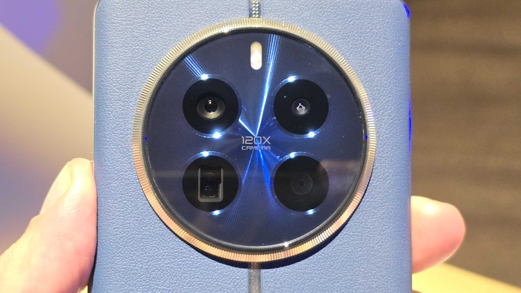 Realme 12 pro+ kommt mit 120-fachem Periskopzoom in Brasilien an Realme 12 Pro+ Rückfahrkameras