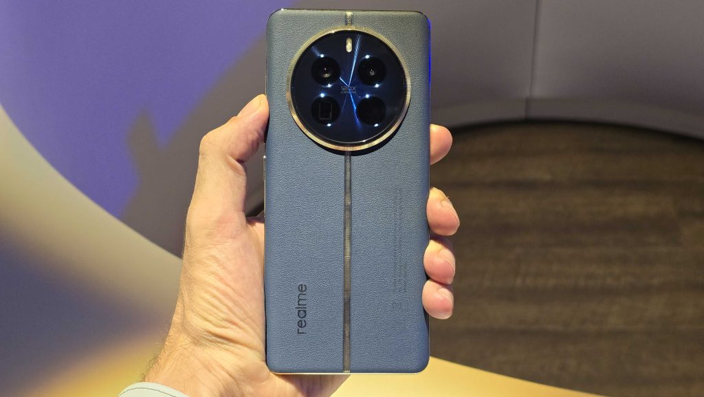 Realme 12 pro+ kommt mit 120-fachem Periskopzoom in Brasilien an Realme 12 pro+ kommt mit 120-fachem Periskopzoom in Brasilien an. Das Smartphone verfügt über bis zu 512 GB Speicher und 12 GB RAM, der empfohlene Preis beginnt bei 2 R$. Erfahren Sie mehr