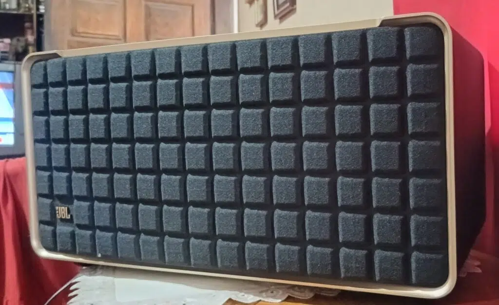 Review: jbl authentics 500, a caixa de som retrô hiperconectada Review: jbl authentics 500, a caixa de som retrô hiperconectada. Modelo com design retrô chega com suporte duplo para assistentes pessoais e potência de 240w. Veja o que achamos!