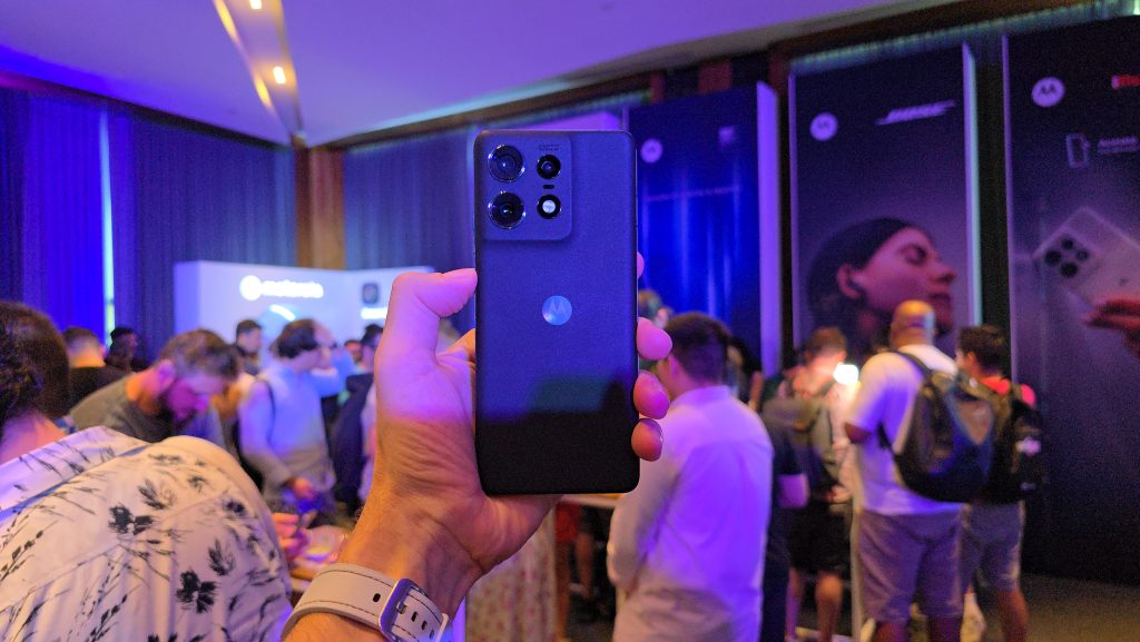 Motorola edge 50 ultra, pro e fusion chegam com ai e câmeras de 50 mp Traseira do moto edge 50 pro