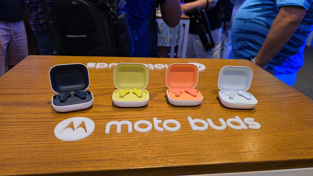 Moto buds e moto buds+ chegam ao brasil com som bose e bateria de até 42 horas Variantes do moto buds