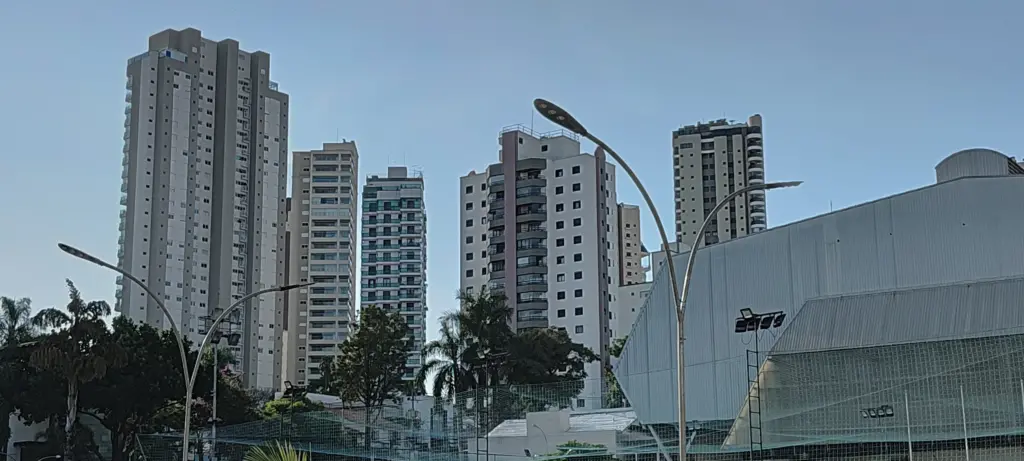 Review: galaxy m55 surpreende pelo armazenamento e fotos em ambientes escuros Foto tirada em 10x zoom. (foto: reprodução/enzo sapio monello/showmetech)