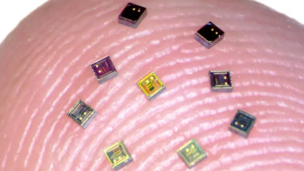 科学者は体内の健康状態を監視する小型センサーを開発 マイクロボディセンサーはワイヤレス接続を使用します