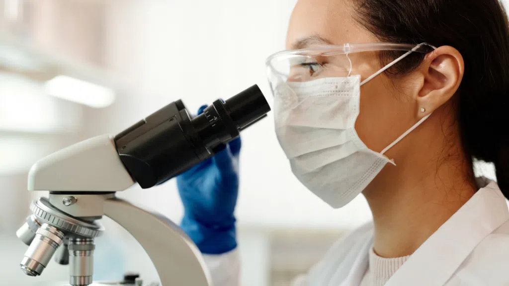 科学者は体内の健康状態を監視する小型センサーを開発 マイクロヘルスセンサーは、ヘルスケアの未来に大きな進歩をもたらす可能性があります。