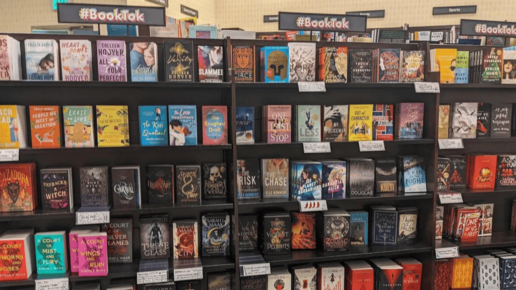 Booktok: a movement that continues to attract attention Booktok: a movement that continues to attract attention. Understand more about how tiktok has been impacting the reading habit and becoming a phenomenon in the increase of young readers