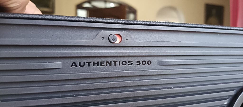 Review: jbl authentics 500, a caixa de som retrô hiperconectada. Modelo com design retrô chega com suporte duplo para assistentes pessoais e potência de 240w. Veja o que achamos!