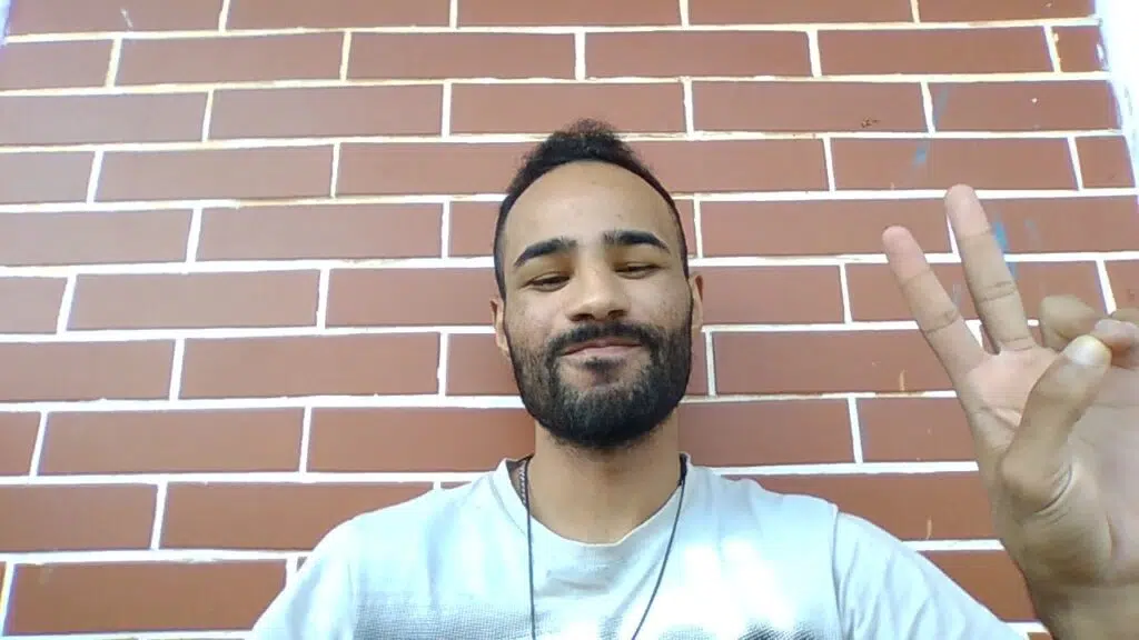 Recension: rog strix scar 18 notebook är en kraftfull spelmaskin! Selfie tagen av rog strix scar 18 bärbar datorkamera