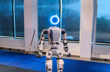 Boston dynamics anuncia atlas elétrico, nova versão do robô humanoide