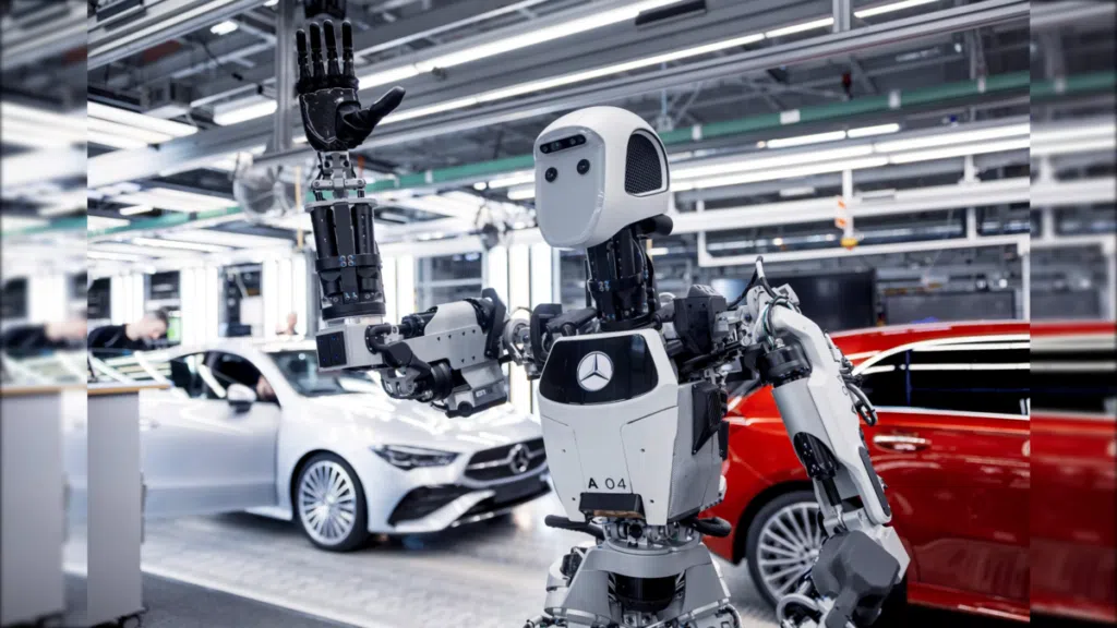 Os 10 robôs humanoides mais impressionantes do momento O robô apollo trabalhando na fábrica de automóveis da mercedes