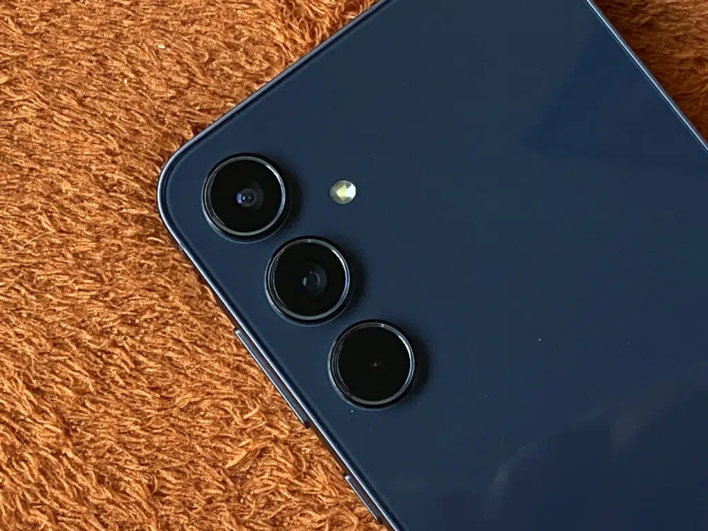 Review: com galaxy a55, samsung aproxima intermediário da linha premium Lentes galaxy a55